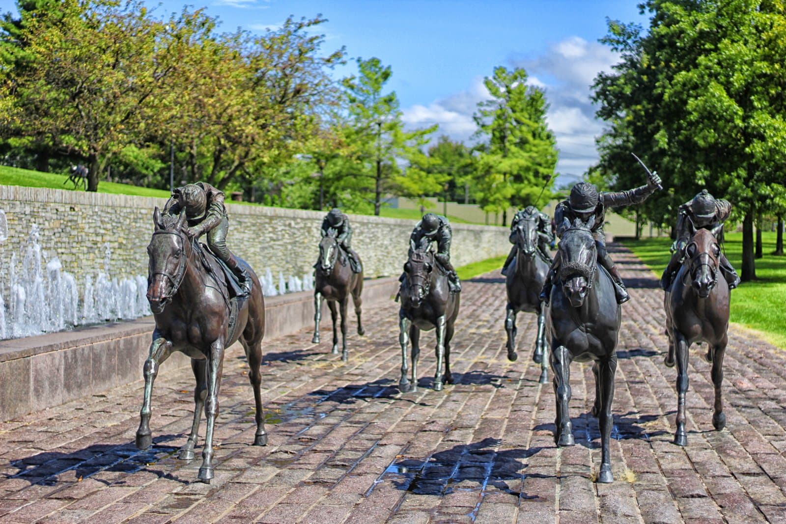 Thoroughbred Park Horse Statues